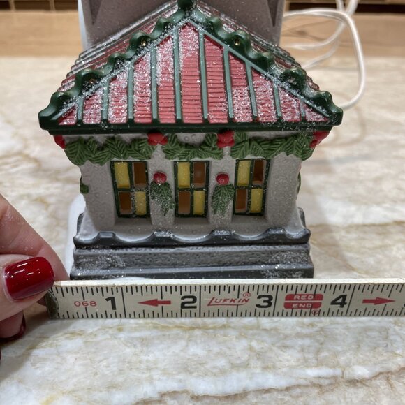 Dept. 56 North Pole Series Hall of Records 56392 Retired Christmas Village 1996 - Picture 13 of 14